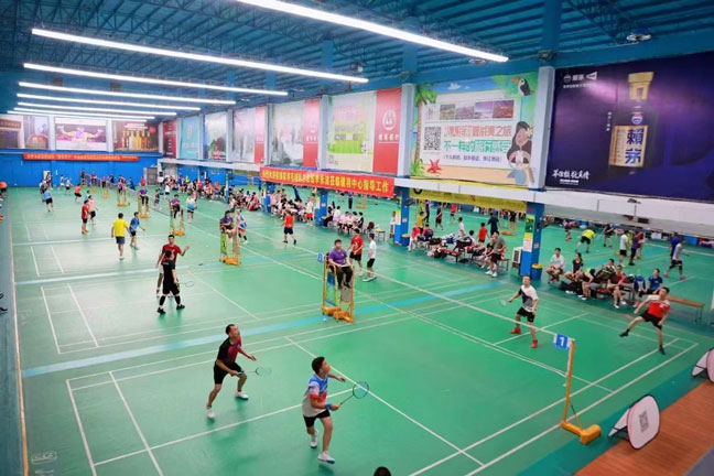 羽毛球館區(qū)域降溫，應用蒸發(fā)式省電空調-立式管道柜機空調（區(qū)域/崗位空調）