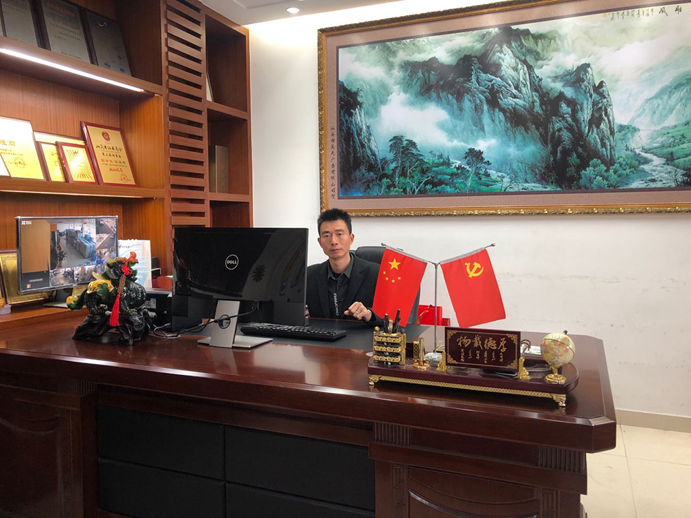 星科實(shí)業(yè)的工業(yè)冷風(fēng)機(jī)產(chǎn)品降溫效果特別好，訂單源源不斷滾滾來(lái)