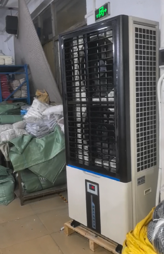 制衣廠整體降溫，應(yīng)用蒸發(fā)冷省電空調(diào)-立式軸流雙風(fēng)口