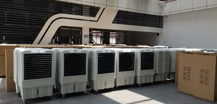 移動環?？照{冷風機給學校實訓室降溫通風